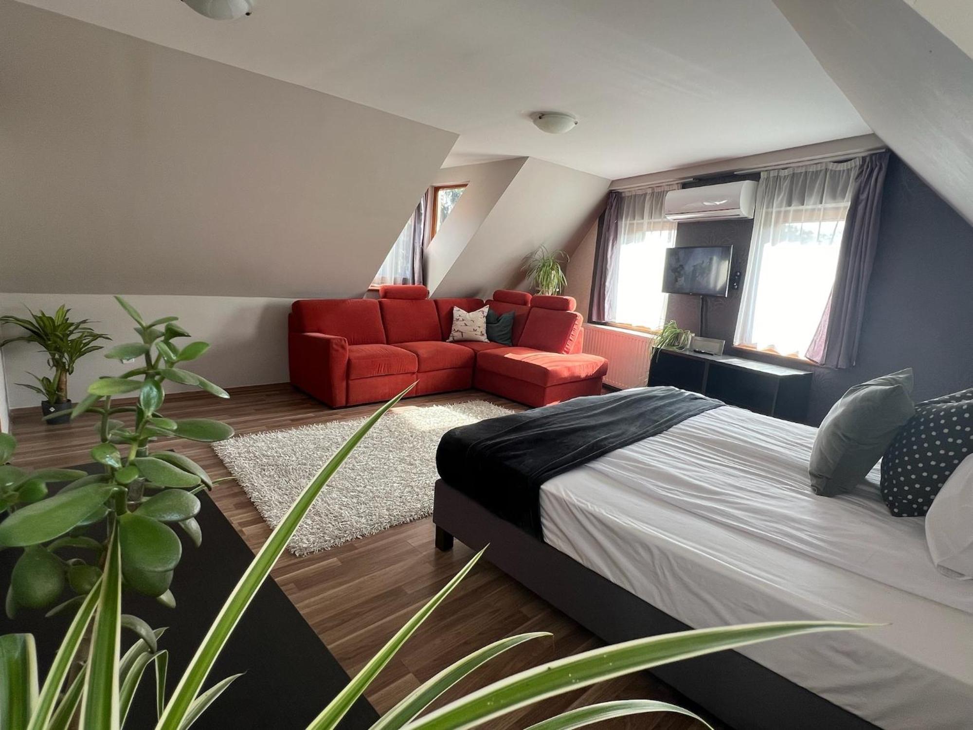 Margareta Garden & 2*